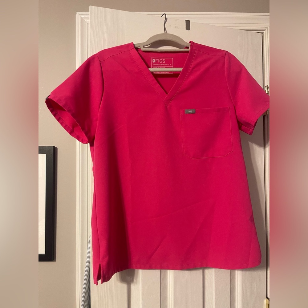 Figs Women's Shocking Pink Scrub Top